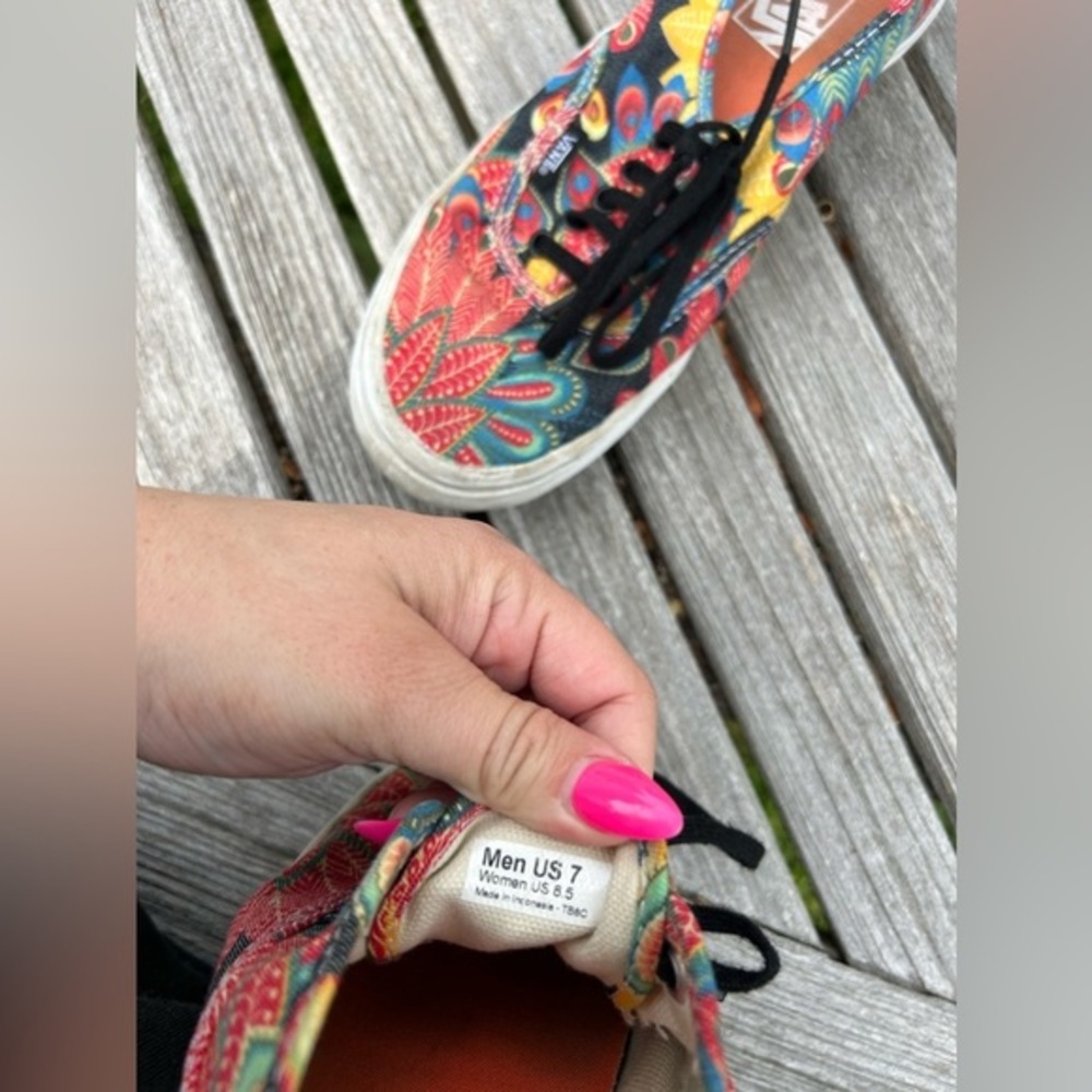 Unisex Vans - Peacock Pattern men 7‎ women 8.5 whimsy, funky sneaker colorful - Picture 10 of 10